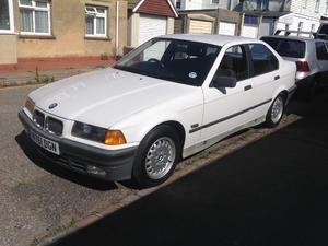 BMW 318. AUTOMATIC. LOW MILEAGE in Pevensey | Friday-Ad