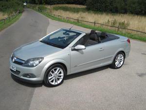VAUXHALL ASTRA CONVERTIBLE  ONLY  MILES in Worthing