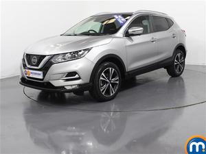 Nissan Qashqai 1.5 dCi N-Connecta [Glass Roof Pack] 5dr [NM]