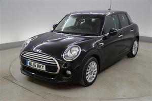 Mini Hatch 1.5 Cooper 5dr [Chili Pack] - ELECTRICALLY HEATED
