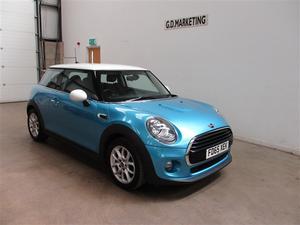 Mini Hatch 1.5 Cooper D [Chili / Media + Nav][£ZERO/Year