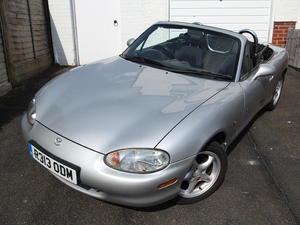 Mazda MX-5 1.8iS, Low miles  'R', Silver,