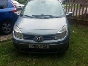 Renault Scenic Dynamique  Manual Petrol 5 seater 2