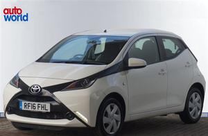 Toyota Aygo 1.0 VVT-i x-play Hatchback 5dr Petrol Manual (95