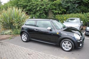 Mini Hatch COOPER with Full Service history Auto Lights and