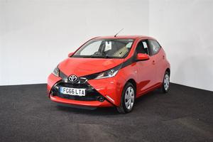 Toyota Aygo 1.0 VVT-I X-PLAY 5d 69 BHP