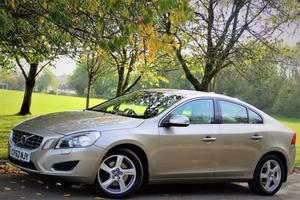 Volvo S D4 SE LUX NAV 4d 161 BHP