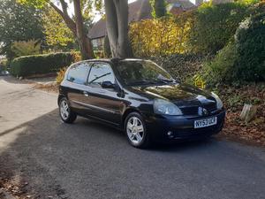 Renault Clio  in Henfield | Friday-Ad