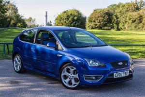 Ford Focus 2.5 ST-2 3d 225 BHP