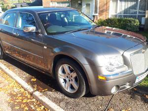 Chrysler 300c  in Chichester | Friday-Ad