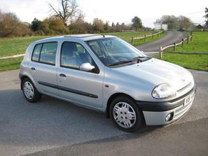 RENAULT CLIO AUTOMATIC 1.6 5 DR ONLY  MILES in Midhurst