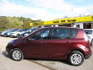 Renault Scenic DYNAMIQUE TOMTOM DCI EDC AUTOMATIC