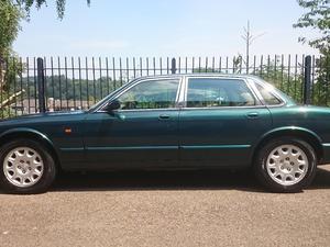 Jaguar Xj8 3.2se 12 MONTHS MOT in Pontypool | Friday-Ad