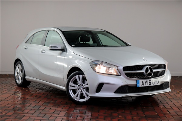 Mercedes-Benz A Class A200d Sport [Sat Nav, Reverse Camera]