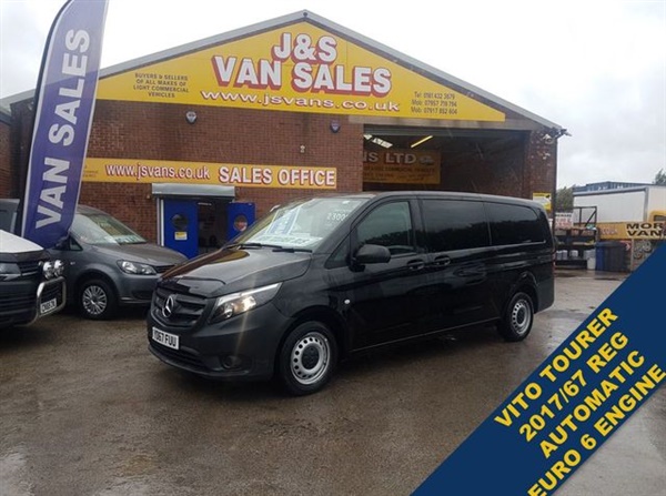 Mercedes-Benz Vito BLUETEC TOURER PRO AUTOMATIC IN PANTHER