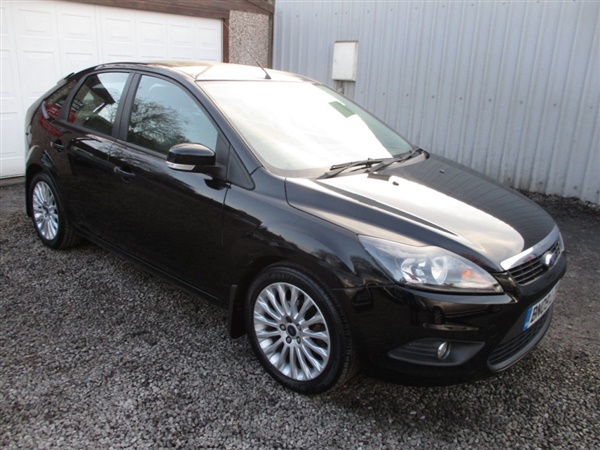 Ford Focus 1.6 Zetec 5dr FSH - IMMACULATE