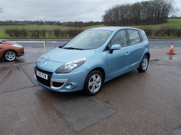 Renault Scenic 1.5 dCi Dynamique 5dr (Tom Tom)