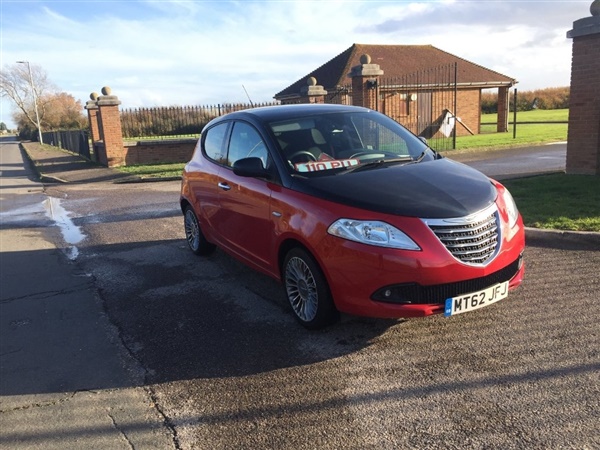 Chrysler Ypsilon 1.2 Black&Red (s/s) 5dr