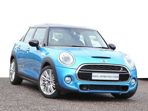 Mini Hatch 2.0 3dr (Chilli Pack+Lots More~One Private Owner)