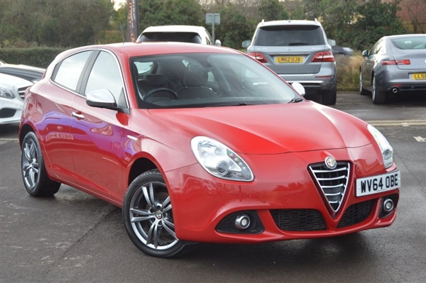 Alfa Romeo Giulietta 2.0 JTDM-2 Distinctive (s/s) 5dr