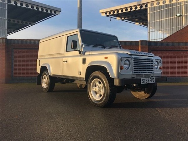 Land Rover Defender 110 Hard Top TDCi [2.2] county pack