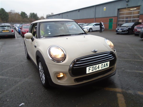 Mini Hatch 1.5 Cooper D [Leather, Heated Seats] 3dr [Chili