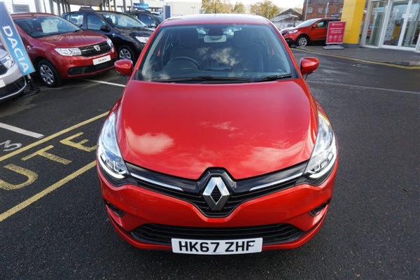 Renault Clio 0.9 TCe Signature Nav Hatchback 5dr Petrol