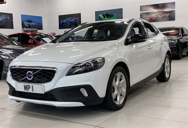 Volvo V D2 CROSS COUNTRY LUX 5d AUTO 118 BHP