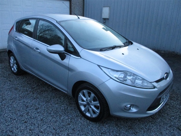 Ford Fiesta 1.4 Zetec 5dr FSH - IMMACULATE