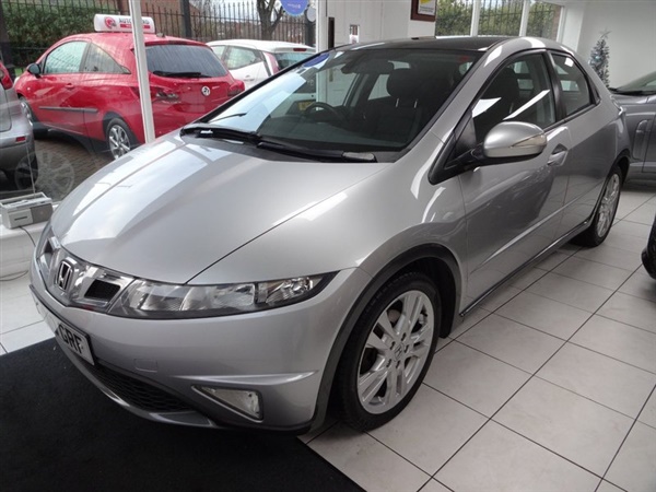 Honda Civic 1.8 I-VTEC ES 5dr