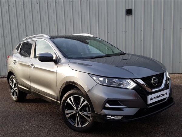 Nissan Qashqai 1.5 dCi N-Connecta [Glass Roof Pack] 5dr