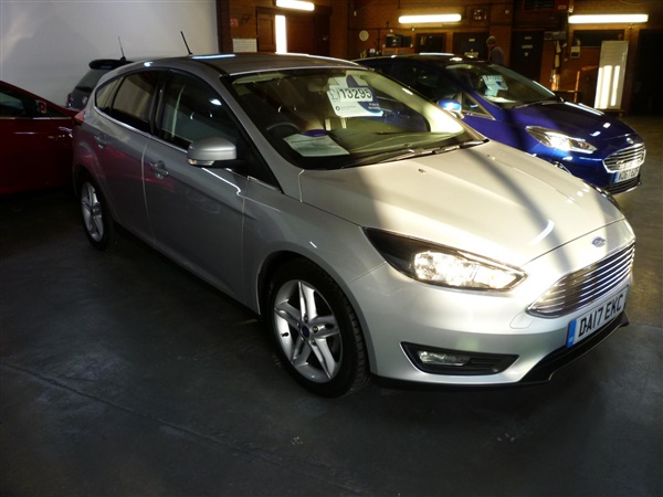 Ford Focus  EcoBoost Zetec 5dr NAV