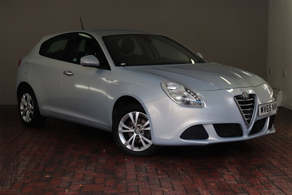 Alfa Romeo Giulietta 1.6 JTDM-2 Progression [Dab Radio,