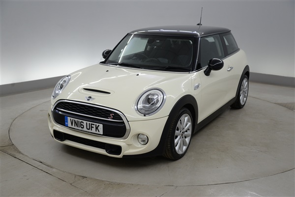 Mini Hatch 2.0 Cooper S 3dr [Chili Pack] - MULTI-FUNCTION