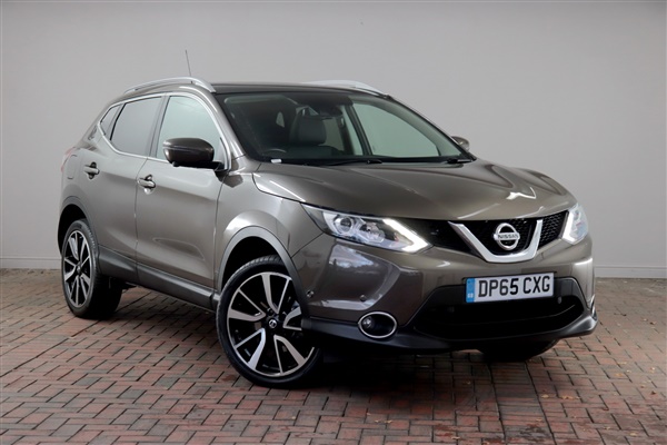 Nissan Qashqai 1.2 DiG-T Tekna [Heated Seats, Pan Roof] 5dr