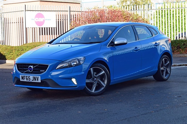 Volvo V40 Volvo V40 D2 R Design 5dr [Winter Pack]