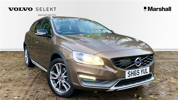 Volvo V60 D] Cross Country Lux Nav 5dr AWD Geartronic