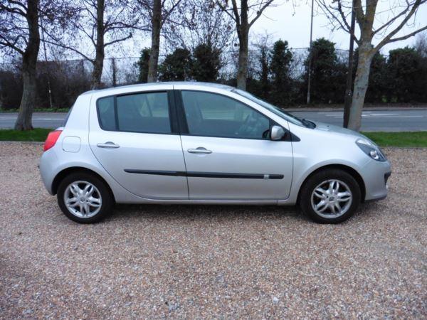 Renault Clio 1.5 dci Dynamique 5 Door