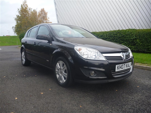 Vauxhall Astra 1.6i 16V Design [dr alloys half leather