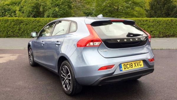 Volvo V40 T] Momentum Nav Plus 5dr Hatchback