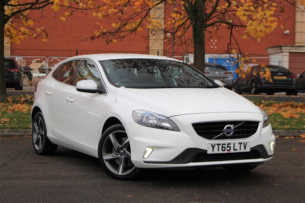 Volvo V40 T] R DESIGN [Winter Pack, Heated Seats] 5dr