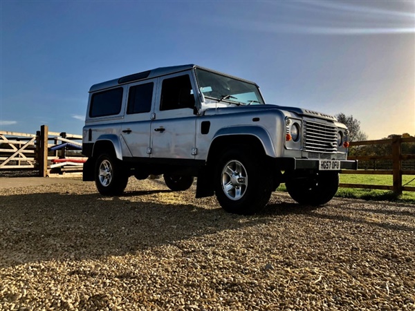 Land Rover Defender 110 County Station Wagon TDCi with full