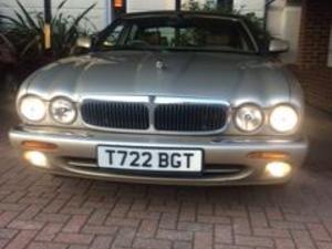 Elegant Timeless Classic Jaguar V8 in Eastbourne | Friday-Ad
