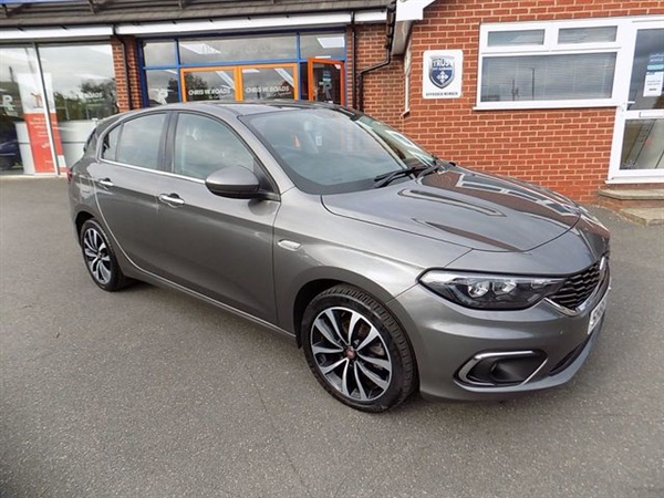 Fiat Tipo 1.4 T-JET LOUNGE 5dr (120)