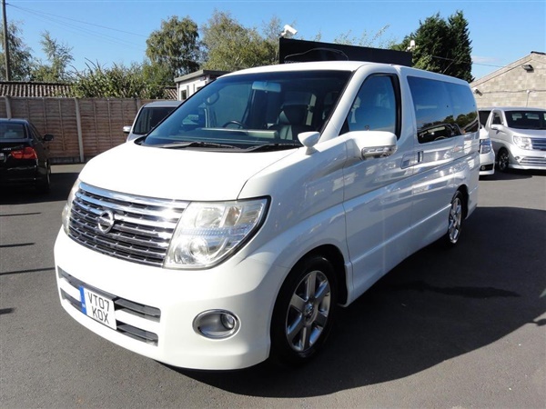 Nissan Elgrand HIGHWAY STAR HIGH GRADE FRESH IMPORT Auto