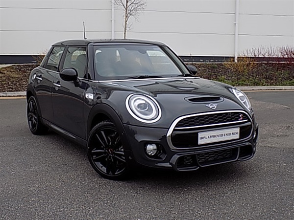 Mini Hatch 2.0 Cooper S Sport II 5dr Auto [Comfort/Nav Pack]