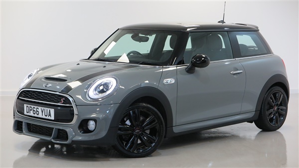 Mini Hatch  Mini Hatch 2.0 Cooper S (JCW Pack) Auto