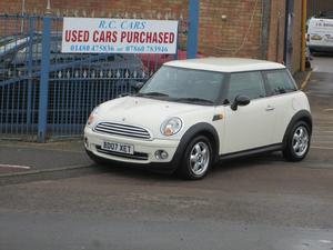 Mini Hatch One  in St. Neots | Friday-Ad