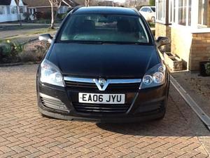 Vauxhall Astra estate life in Burgess Hill | Friday-Ad