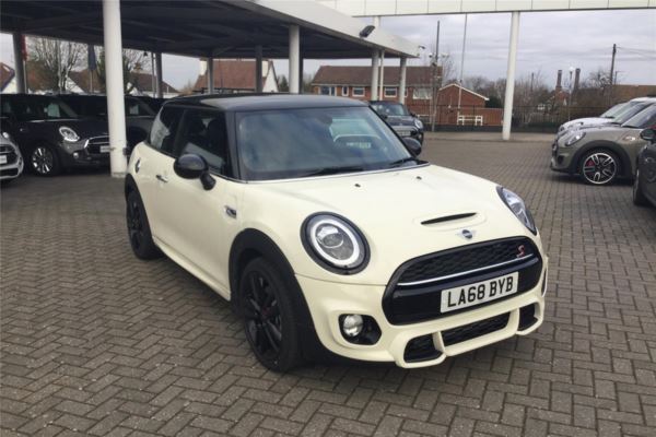 MINI Hatch 2.0 Cooper S Sport II 3dr Auto [Comfort/Nav Pack]